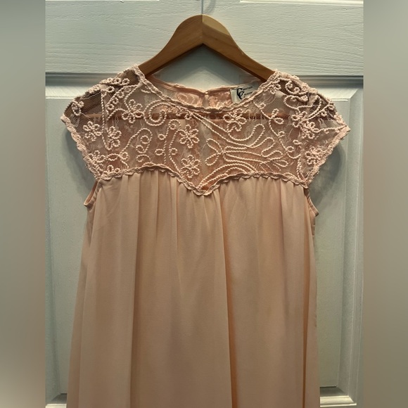 PRE-OWNED CHRISTIAN CALIANDO PEACH DRESS WITH LACE INSET- SMALL - Picture 4 of 6